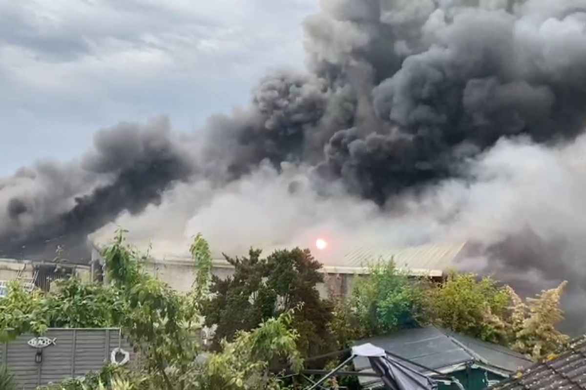 Fire in Donabate Today: Emergency Services Battle Significant Blaze in North County Dublin as Local Authorities Issue Urgent Safety Warnings to Residents