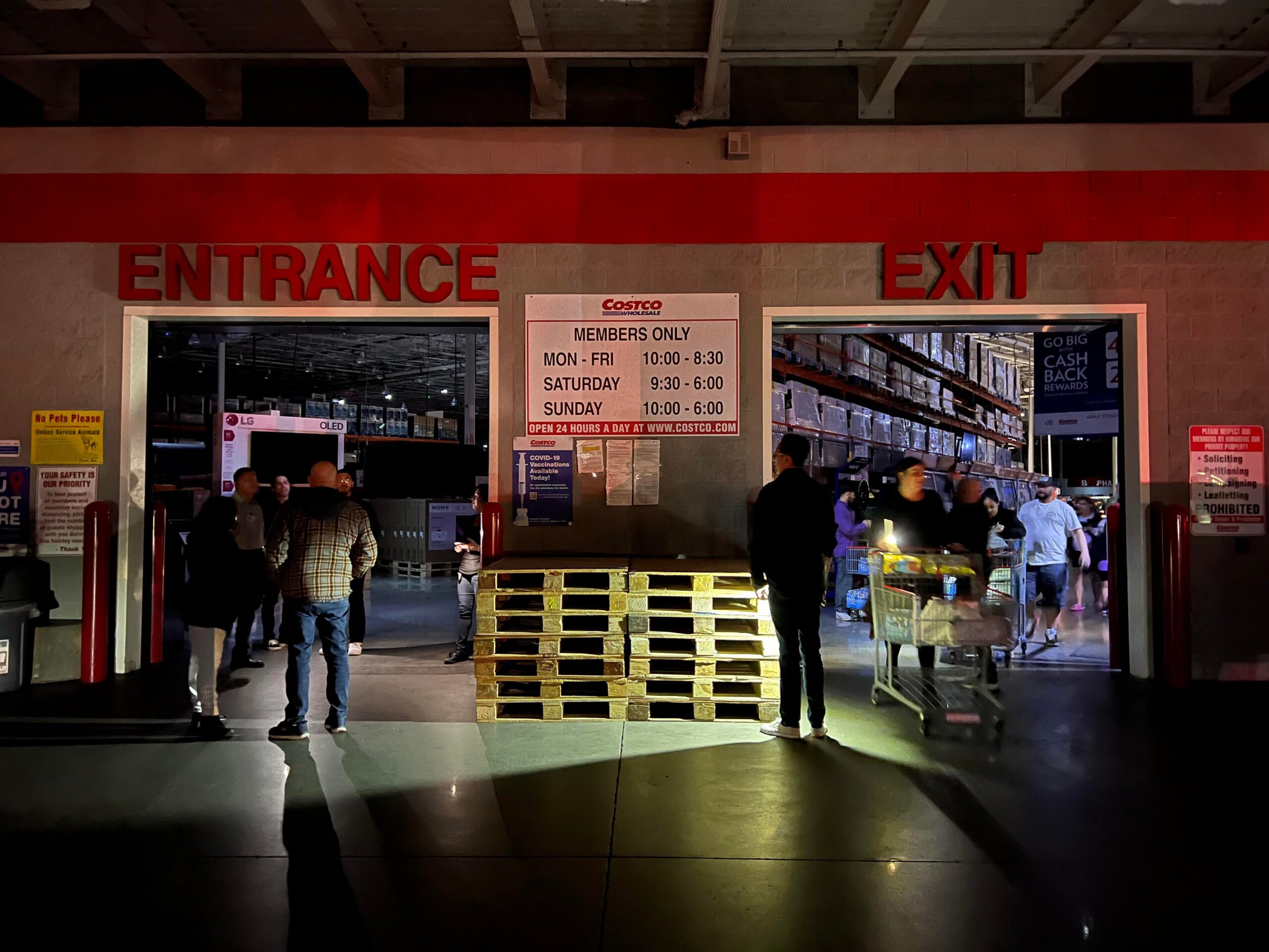 Costco Power Outage Today: Customers Stranded as Local Utility Responds to Unscheduled Darkness at Retail Locations Across the Region