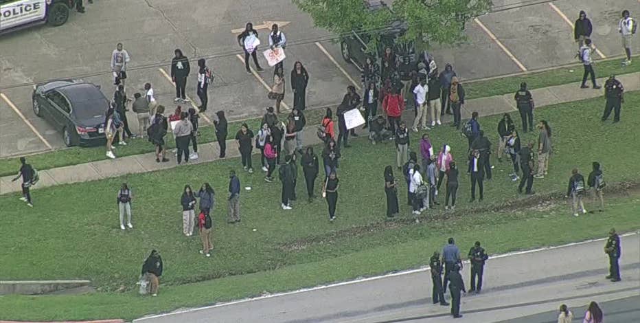 Dallas School Shooting Update: Police Respond to Active Lockdown at Local Campus as Authorities Work to Secure Building and Verify Reports of Gunfire Today