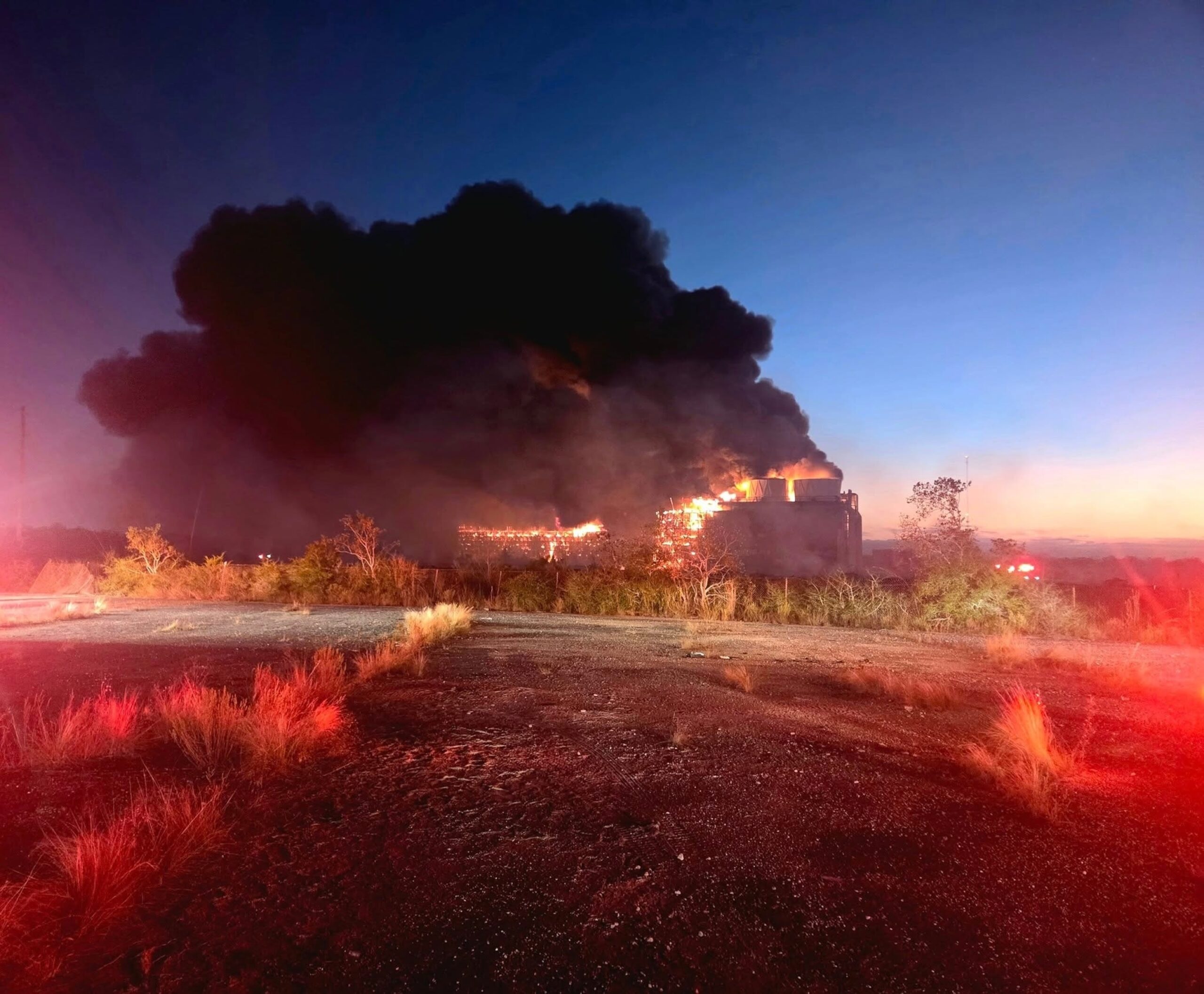 Fire in Galveston Today: Emergency Crews Battling Large Commercial Blaze Near The Historic Downtown District as Authorities Issue Shelter-In-Place Orders